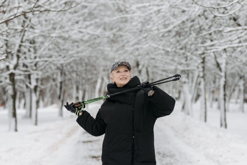 6 Fun and Cozy Winter Activities for American Seniors - Retirees in USA